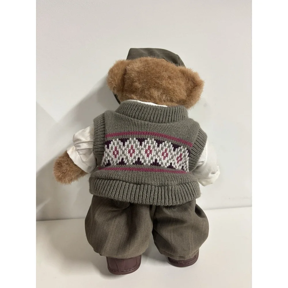 THT Tender Heart Treasures 1992 12in Brown Plush Bear w/ Hat Outfit Shoes